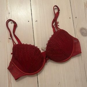 Chantelle Red Bra Sz. 32C
